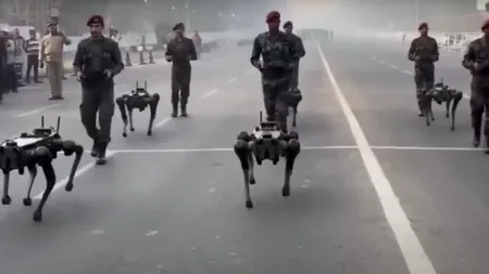 China accelerează integrarea inteligenței artificiale în armată: vehicule, drone și „câini-roboți” pe câmpul de luptă