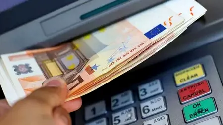 Eroarea bancară de 40 de milioane de dolari! Oamenii au fugit cu pungi de bani