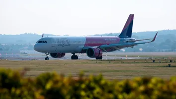 WizzAir va muta mai multe rute de pe Otopeni la Băneasa