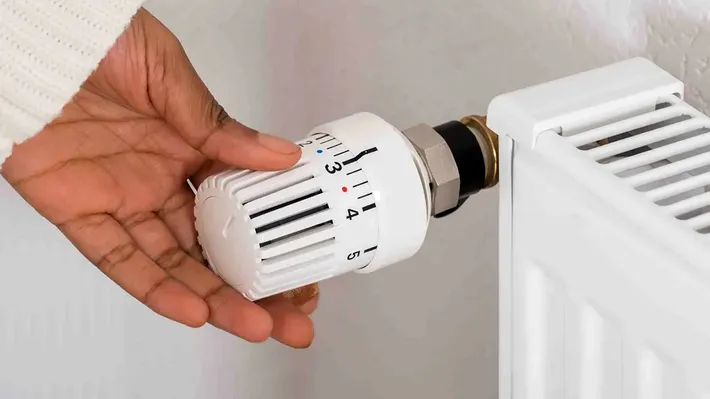 Cum reduci rapid factura la căldură. Metode simple, care fac diferența în plină iarnă
