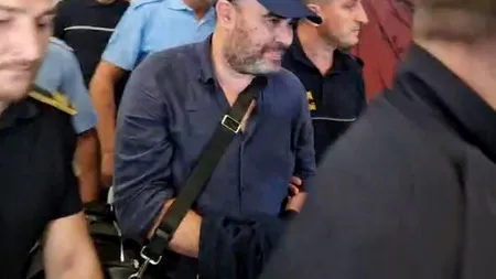 Darius Vâlcov a ajuns în România. Acesta a fost preluat de poliție pe Aeroportul Otopeni