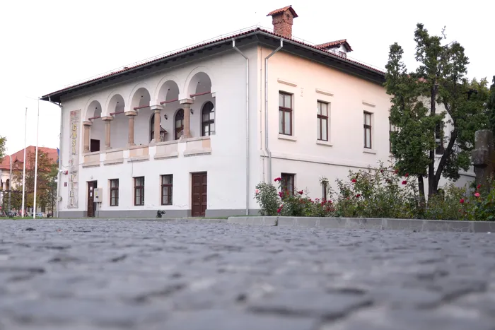 Cum s-a format orașul Craiova. S-a locuit aici din neolitic, dar pe hârtie a apărut acum fix 550 de ani