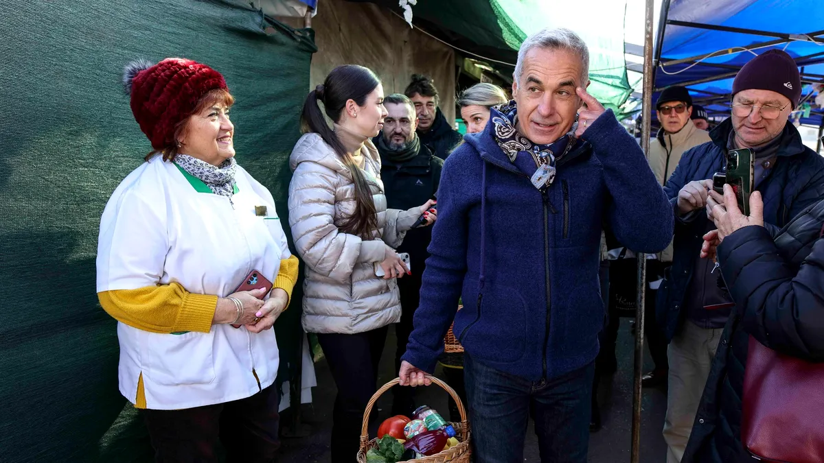 De ziua boicotului, Călin Georgescu s-a dus la cumpărături ca orice român: cu șofer personal și Renault Arkana
