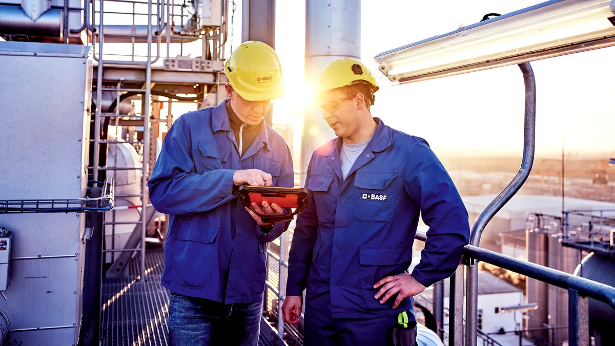 BASF a lansat bateriile cu soluții inovatoare pentru automobilele full electrice