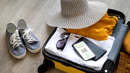 Accesorii moderne care nu trebuie să îți lipsească din bagaj în vacanța de vară