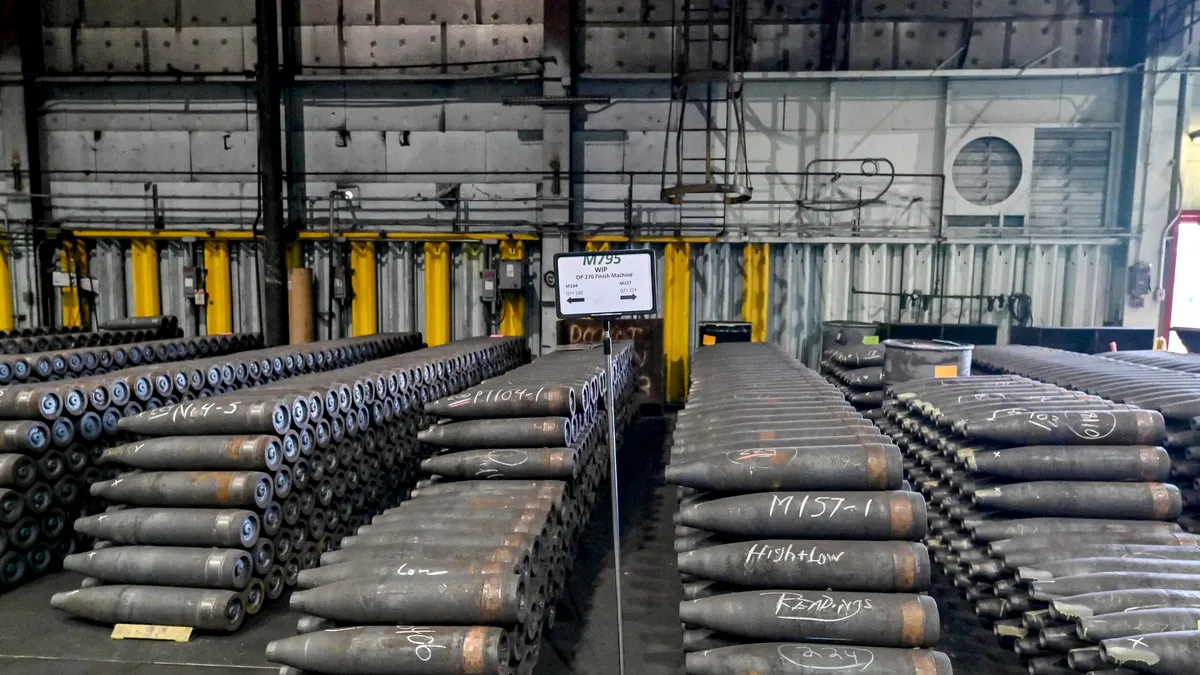 Marea Britanie turează motoarele industriei de apărare