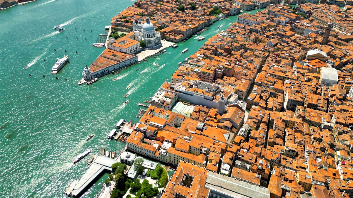 Topul celor mai frumoase sate turistice din lume 