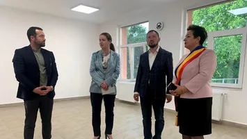 De Ziua Învățătorului, Ligia Deca s-a aflat printre dascăli