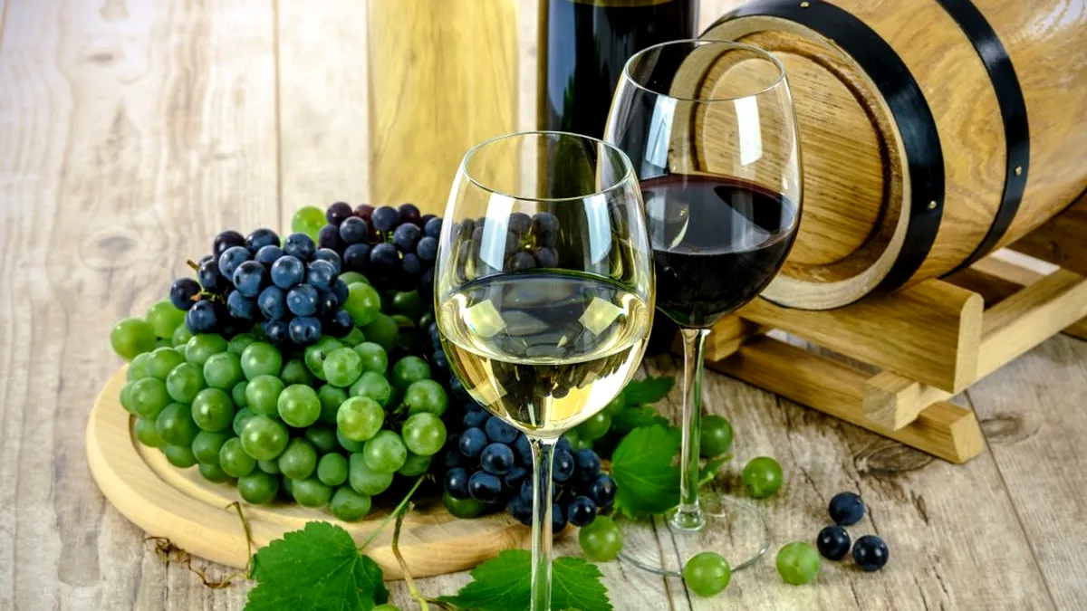 Ce fel de vinuri preferă românii și cât de mult le place să bea