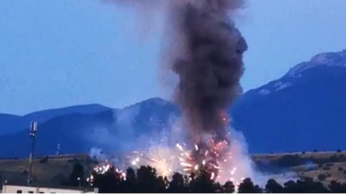 Explozia depozitului de artificii din Zărnești stârnește reacții. O persoană a decedat, iar victimele nu aveau contracte de muncă