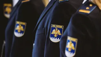 Captură de 13.000.000 lei la Constanța. Inspectorii vamali au reținut peste 10.000 parfumuri contrafăcute