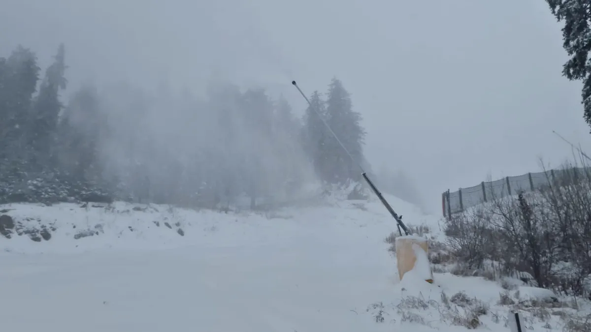 Sezonul de schi prinde contur în Poiana Brașov. Toate tunurile au fost pornite (VIDEO)
