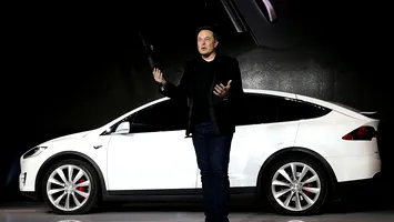 Tesla se extinde în România, dar pierde teren în Europa: vânzările scad, iar imaginea lui Elon Musk afectează brandul