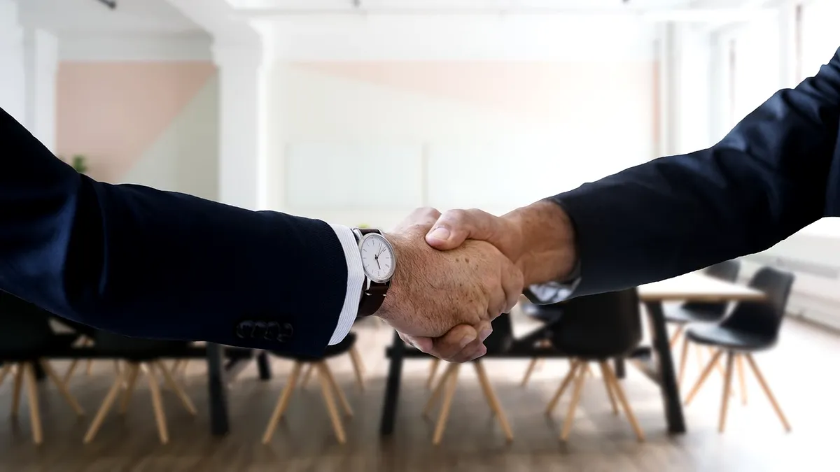 Muncitorii sunt angajaţi repede şi uşor, la „gulerele albe” recrutarea durează 4-6 săptămâni