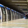 Incident grav la metrou. Un tânăr a rămas prins între tren și peron