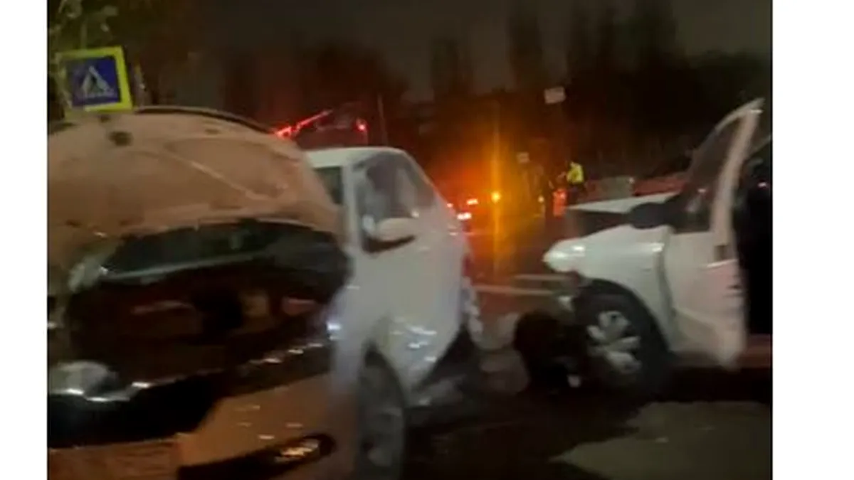 VIDEO Accident pe Splaiul Unirii din Capitală. Semafoare stricate din cauza lucrărilor de la primărie