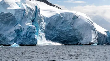 Antarctica se prăbușește: colapsul gheții amenință întreaga planetă