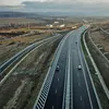 Pericol după o alunecare de teren pe Autostrada Sebeș-Turda. Traficul a fost deviat pe DN1