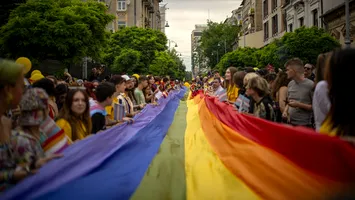 Bucharest PRIDE a început cu scandal. Cinci persoane, reținute de jandarmi
