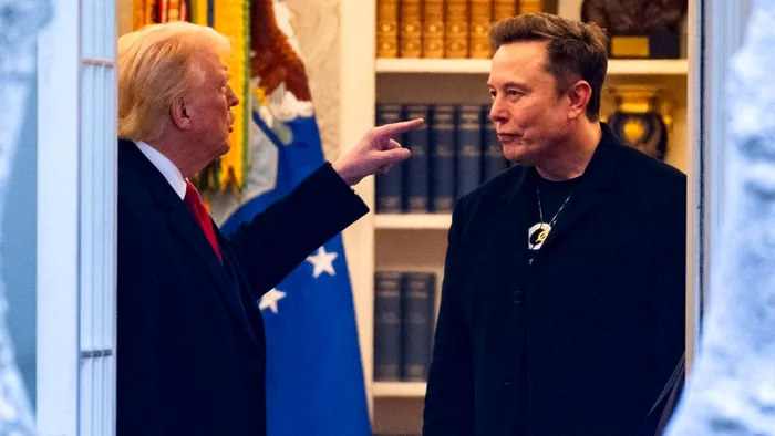 Trump îl atacă pe Musk după ce miliardarul a lansat un nou partid: „A luat-o complet razna!”