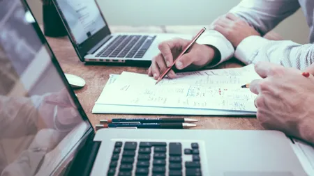 E-TVA, o nouă nebunie, după E-Factura! Afacerile mici se vor închide pe bandă rulantă