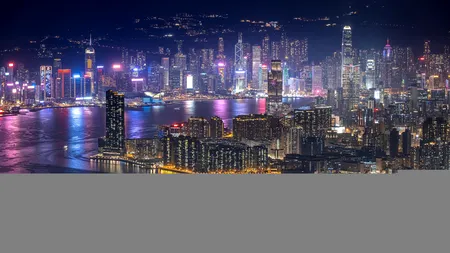 Incendiu la World Trade Center Hong Kong: Peste 150 de oameni blocați pe acoperiş