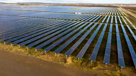 Un parc fotovoltaic din România, în centrul unor investigații UE. Două firme chineze pe fir și o miză de 375 milioane euro