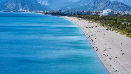 Rușii și ucrainenii nu mai dau năvală, iar vacanțele în Antalya s-au ieftinit
