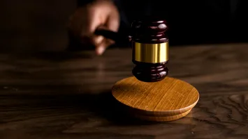 Fost şef SRI, condamnat la muncă în folosul comunității