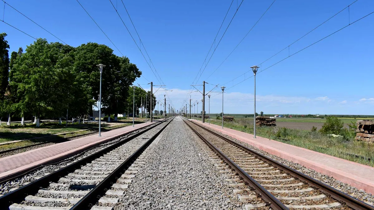 Revitalizarea liniei feroviare Pojorâta – Ilva Mică: un proiect de 1 miliard de euro și provocările sale