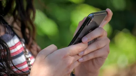 Scandalos! Un elev din Arad s-a folosit de AI ca să genereze imagini indecente cu colegele de clasă