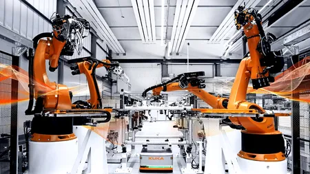 Milioane de concedieri. Oamenii vor fi înlocuiți de roboți. România nu este în pericol. În fabrică se dă încă la pilă și la tubulară