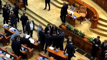 Nimeni nu pare decis să cheltuiască un vot în favoarea cabinetului lui Siegfried Mureșan. PNL, USR și UDMR nu au găsit calea către cele 233 de voturi necesare!