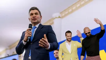 Ionuț Stroe lansează o campanie împotriva fraților Tate: Fii bărbat, nu fi Tate!