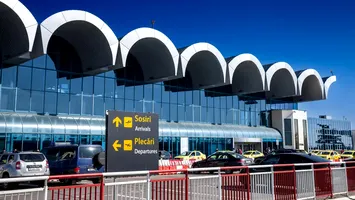 Scandal la Otopeni: Familie cu copil împiedicată să se îmbarce spre Londra, femeia ridicată de poliție VIDEO