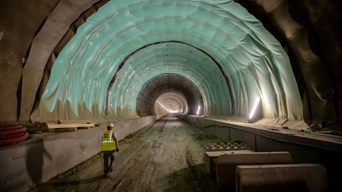 S-au făcut toate calculele. Când va primi „botezul“ asfaltului primul tunel de autostradă din România