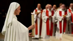 Imagini de la beatificarea a cincizeci de martiri ai regimului nazist la Notre-Dame din Paris