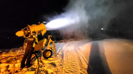 Spectacol pe pârtia Lăptici din Sinaia: când va începe sezonul de schi FOTO