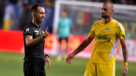 Reacția lui Gabi Tamaș, după ce a comis un penalty la debutul la Petrolul, în meciul cu fosta sa echipă