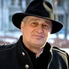Poezioara zilei: Dinescu, drona și pătuțul geopolitic al lui Nicușor