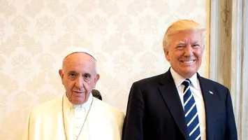 Donald Trump va participa la funeraliile Papei Francisc