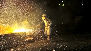 Comisia Europeană a adoptat măsuri de reducere cu 50% a prețului energiei în industriile oțelului, aluminiului și îngrășămintelor