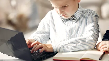 România, la un pas de infringement: legile pentru protecția minorilor online depășesc limitele impuse de UE