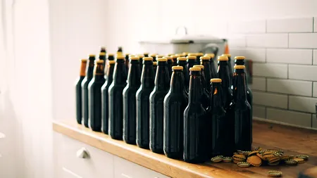 Românii cheltuie pe alcool şi tutun de 12 ori mai mult decât pe educaţie