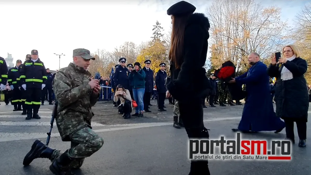 Un soldat şi-a cerut iubita în căsătorie de Ziua Națională