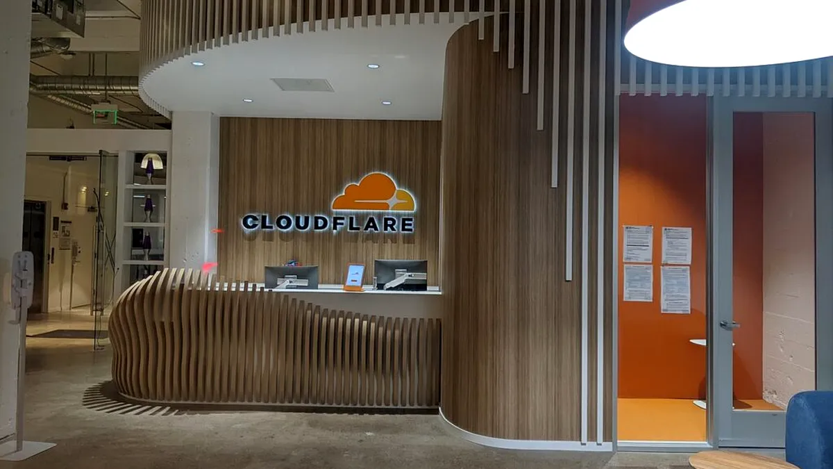 Panică globală online: Cloudflare a provocat căderi masive de site-uri