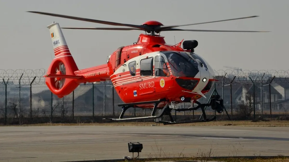Bărbat lovit de o autoutilitară, transportat în stare gravă la spital cu un elicopter SMURD
