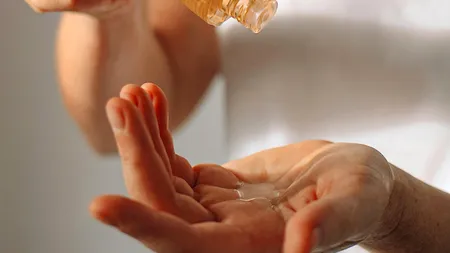 Produsele cosmetice multifuncționale încep să devină populare și în România