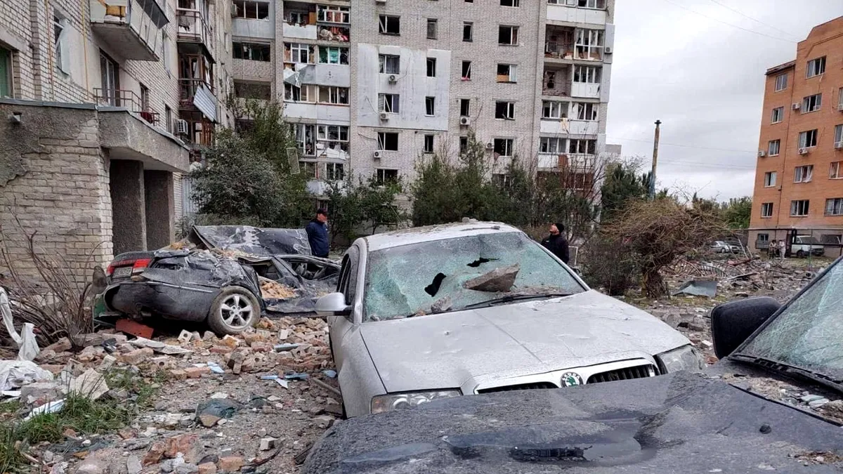 Mașina în care se afla ministrul de externe eston a luat foc în timpul unei vizite la Kiev