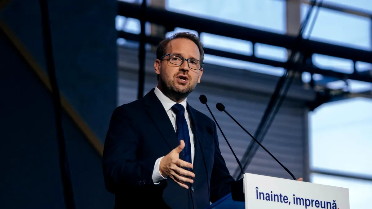 Adio cu „Deșteaptă-te, române”, acuzații pe bandă rulantă. Revoluționarii din L.O.R.D.’89 îl pun la zid pe Dominic Fritz